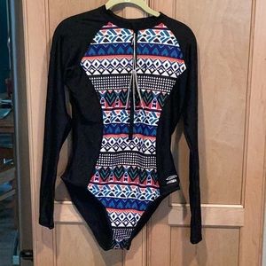 🆕 AXESEA L/S Rash Guard One Piece 12